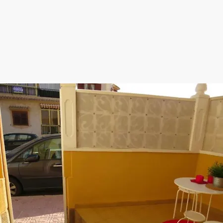 Bonito De Dos Y Piscina